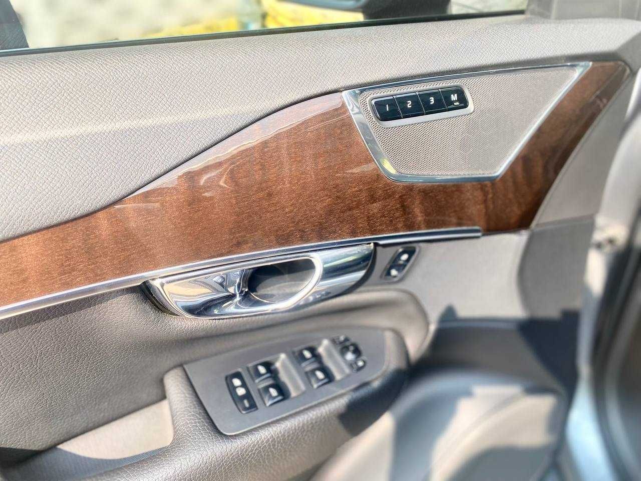 Volvo XC90 2015 рік