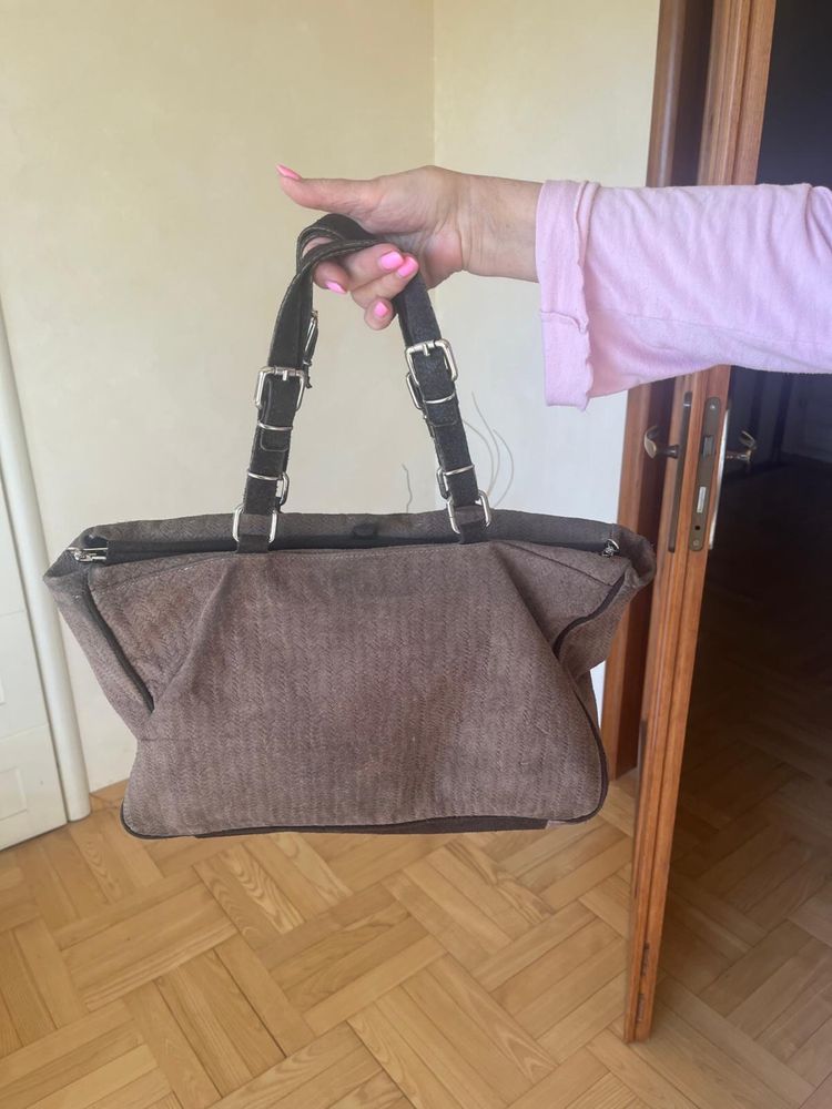 Duza zamszowa torba nardzo dobry stan w srodku komora glowna zame