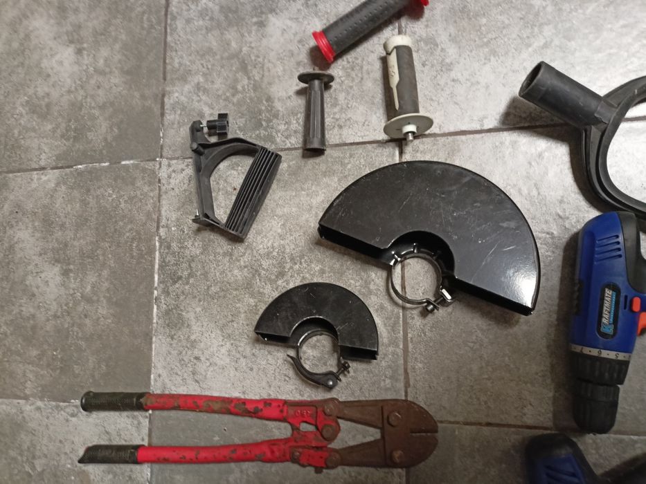 Wyprzedaż akcesoria budowlane narzędzia budowlane wkrętarki uchwyty