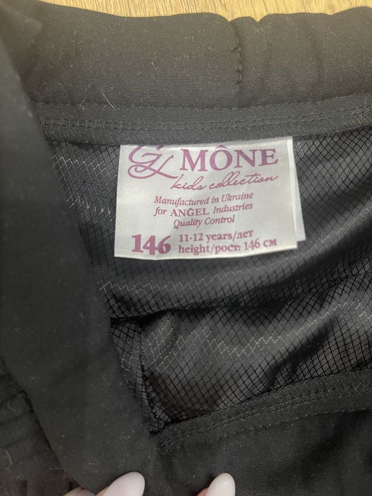 Продам шкільну спідницю Mone