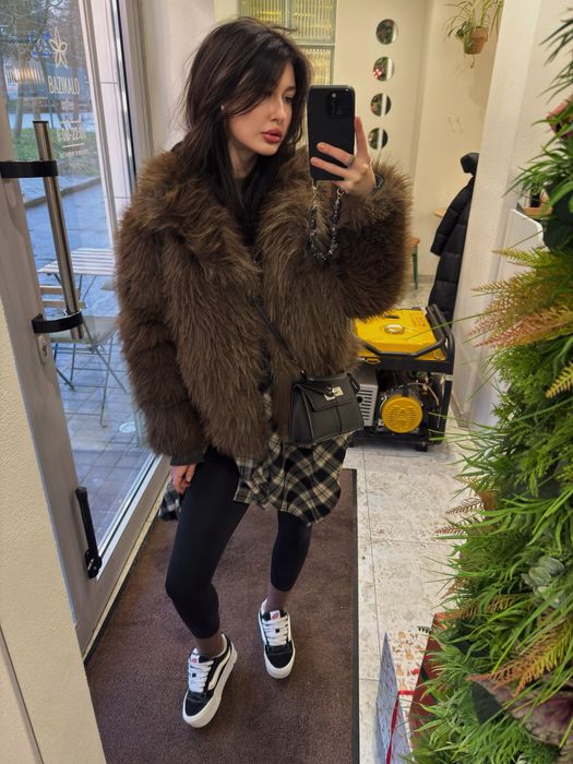 Шуба з екохутра коричнева