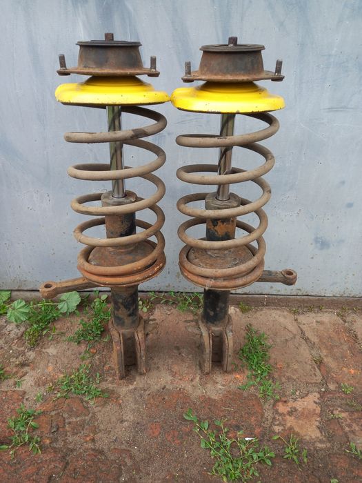 Передні стійки ваз 2109.