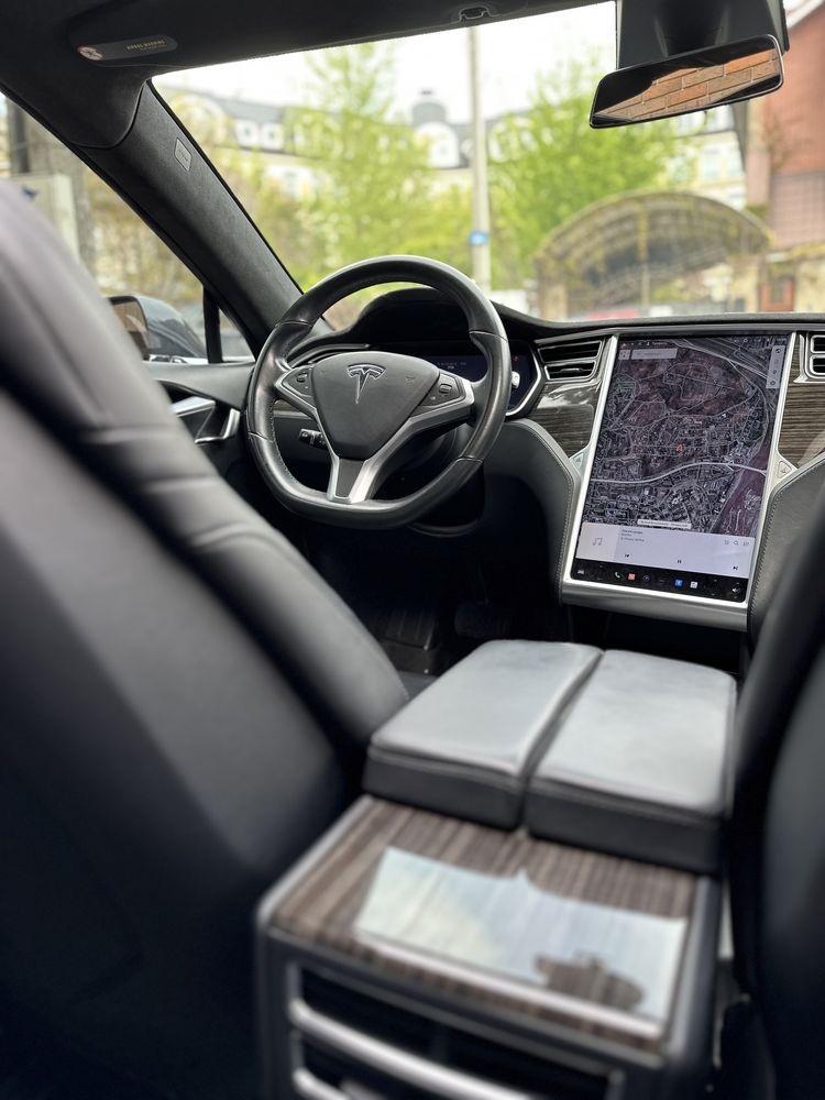 Tesla model S FSD