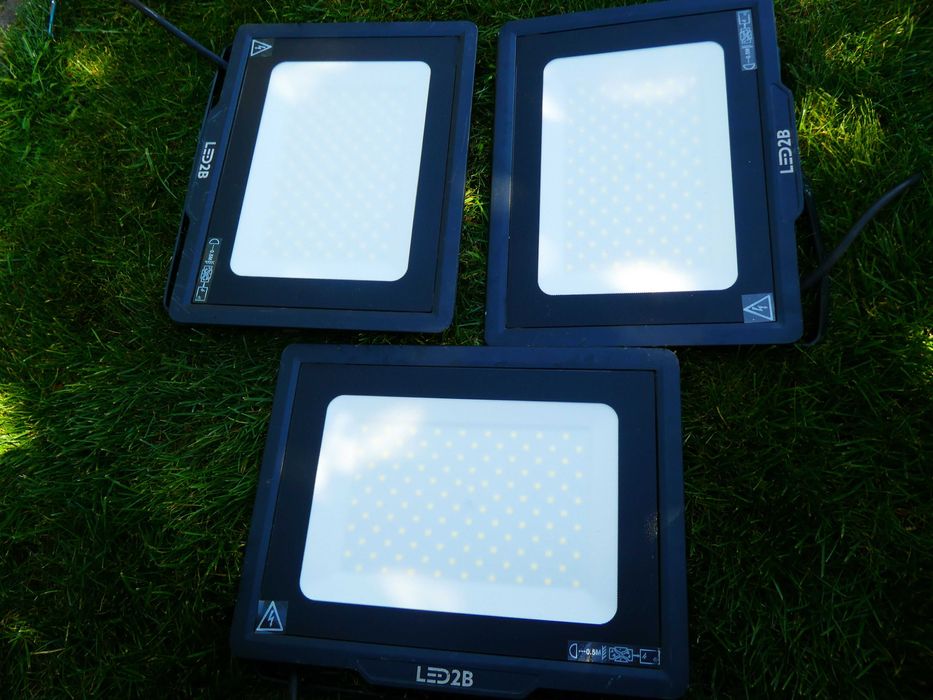 Naświetlacz LED MH 100W 6500K IP65 czarny LED2B