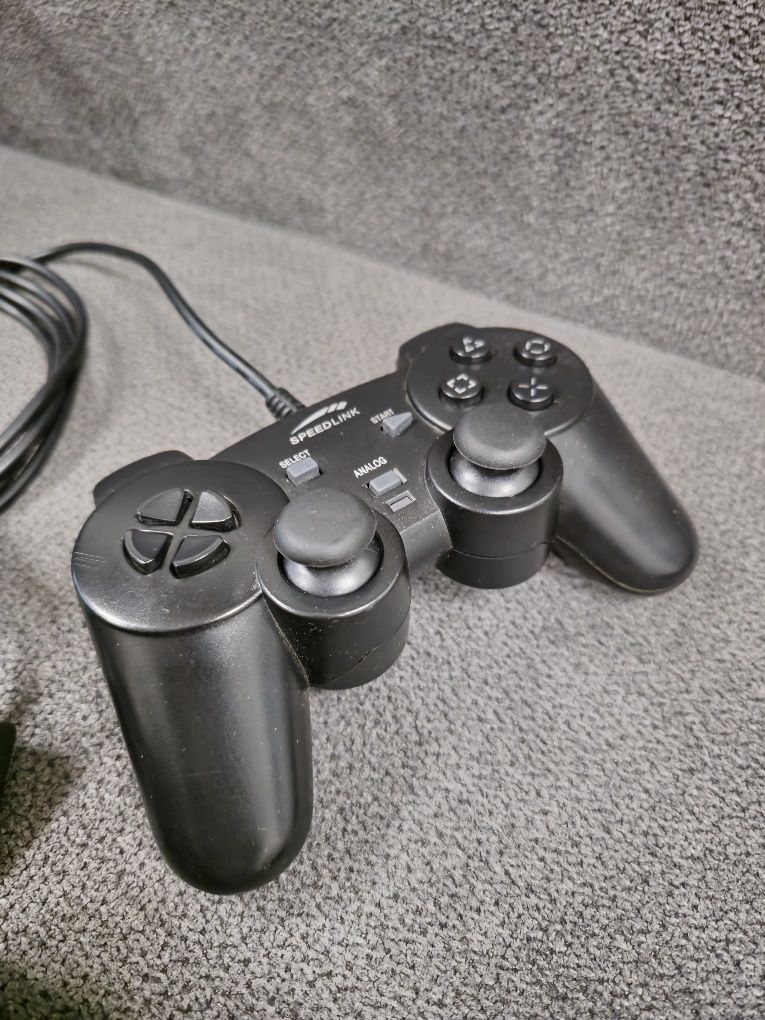 Playstation 2 plus gry i dwa pady