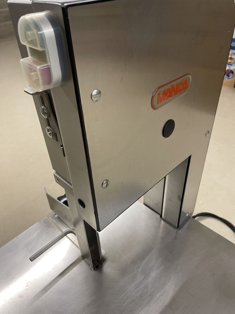 Máquina de cortar carne/peixe Mainca BM-1800 Monofásica