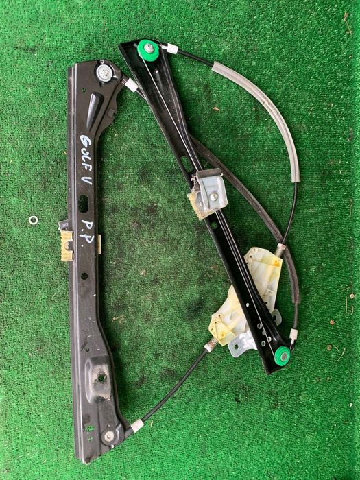 Podnośnik szyby przód przedni prawy Volkswagen Golf V 2008 1K4837402AA