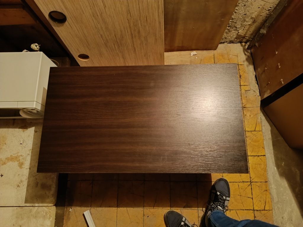 Stolik z półką, drewniany, brązowy, bardzo dobry stan