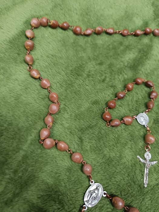Różaniec i koronka z nasion kłokoczki (łzy Hioba). Piękny, solidny róż
