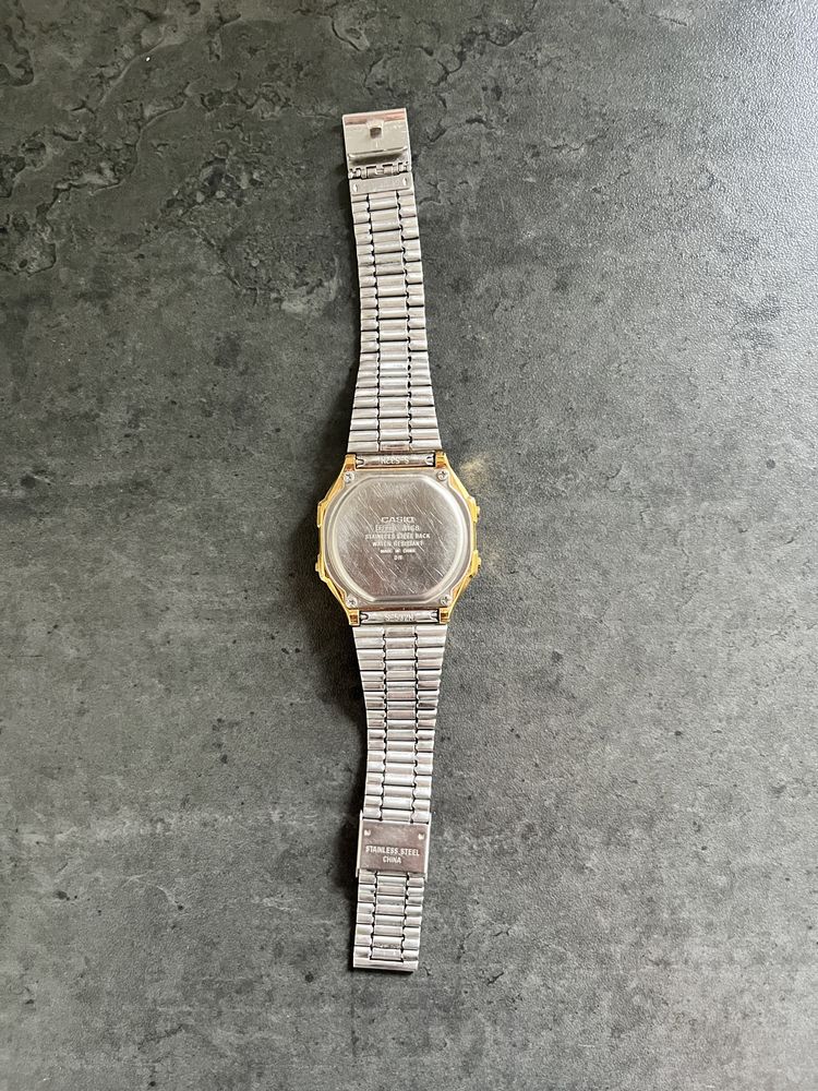 Zegarek Casio Vintage Gold