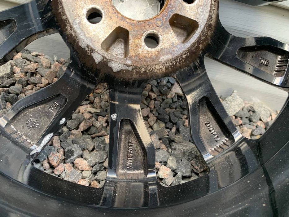 Продам комплект титанів Subaru 5/100 R17
