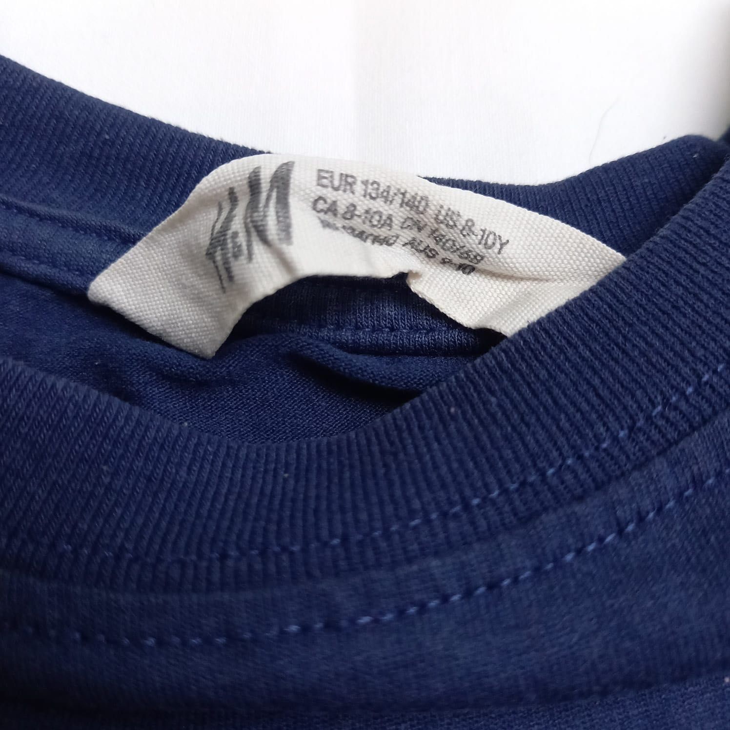 Granatowy bawełniany t-shirt krótki rękaw 134/140 H&M NYC skate
