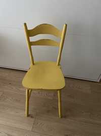 Żółte krzesło