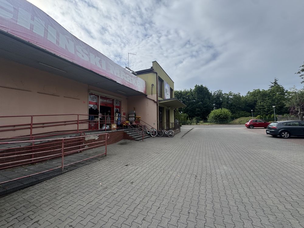 Lokal z parkingiem i terenem pod gastronowię, sklep, szkołę. Zbąszyń