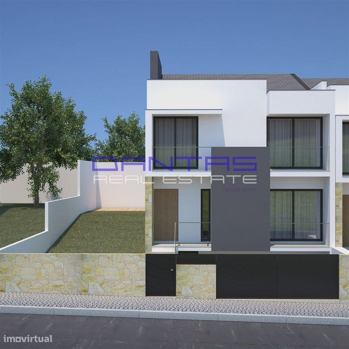 Oportunidade - Moradia nova com duas suites