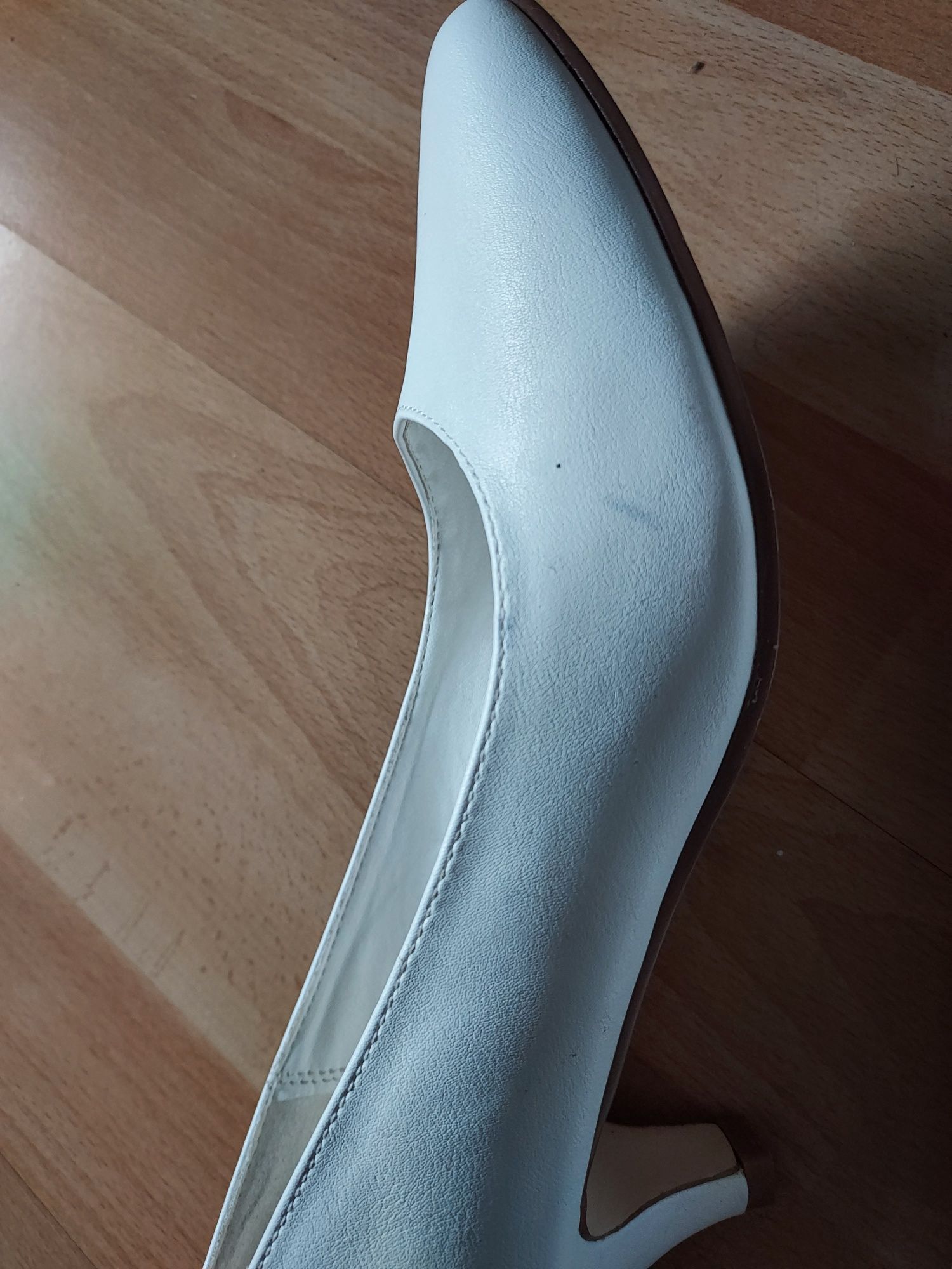 Buty na obcasie 38