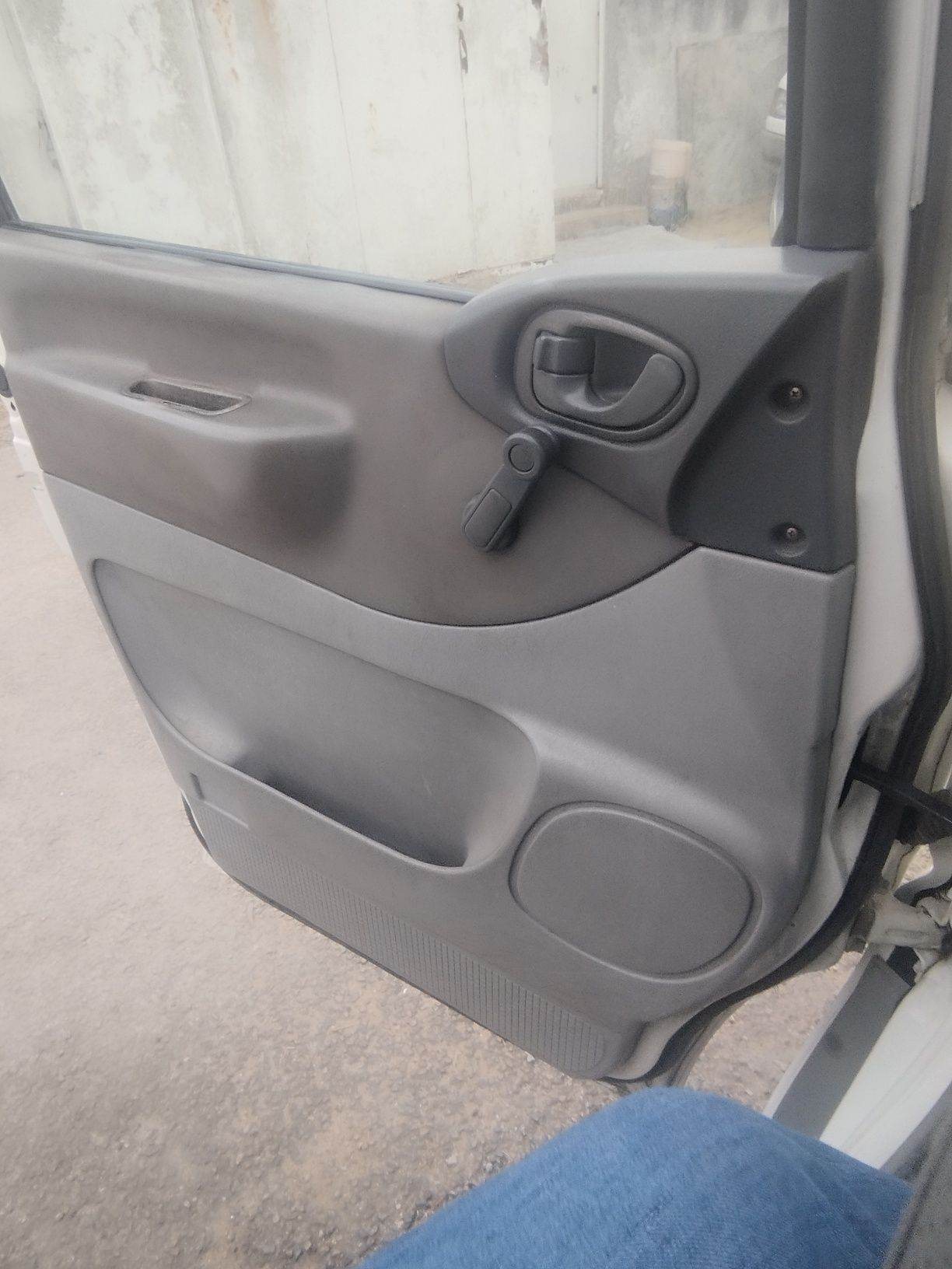 Carrinha Mitsubishi L 400.
Muito bom estado.
Inspeção até 31 Março 202