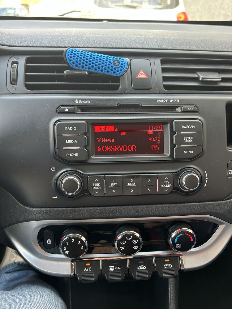 Kia Rio 1.1 CRDi EX Diesel branco único proprietário