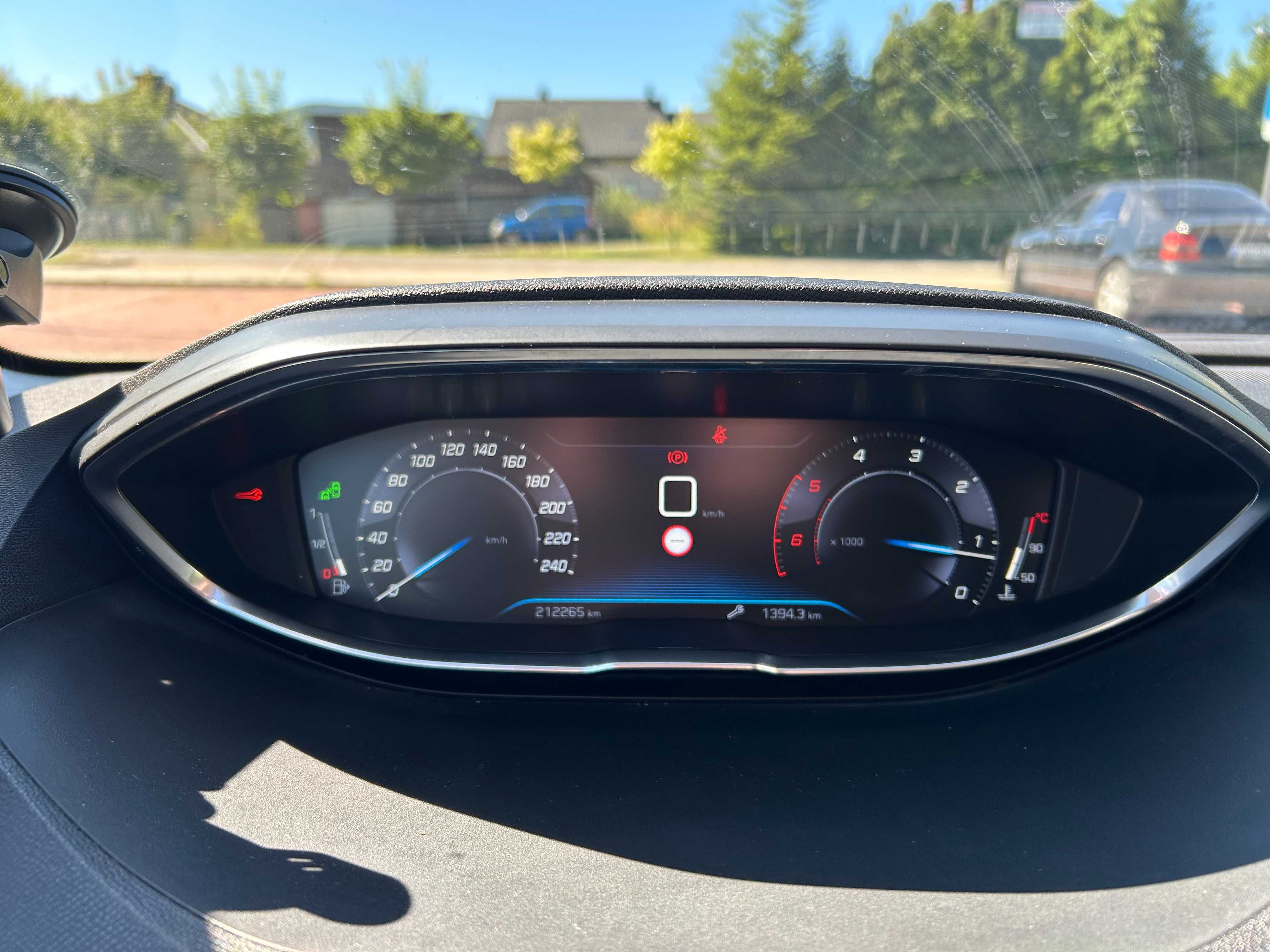 Peugeot 5008 1.5 BlueHDI Allure 7os. 2018r. Uszkodzony silnik Odpala