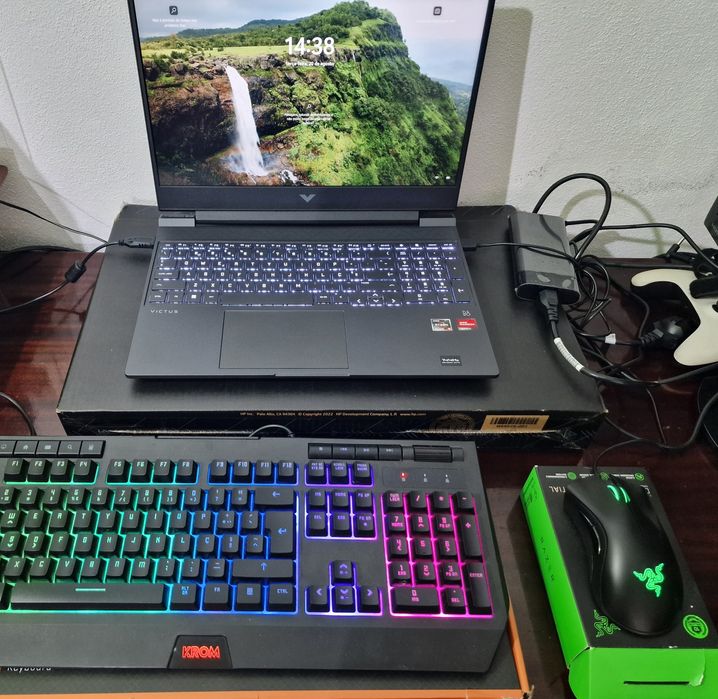 Portátil Gaming HP Victus 15-fb0021np