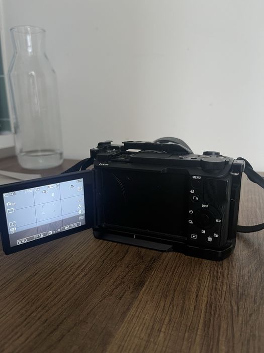 Sony ZV-E10 II + Viltrox 20mm f/2.8 + SmallRig