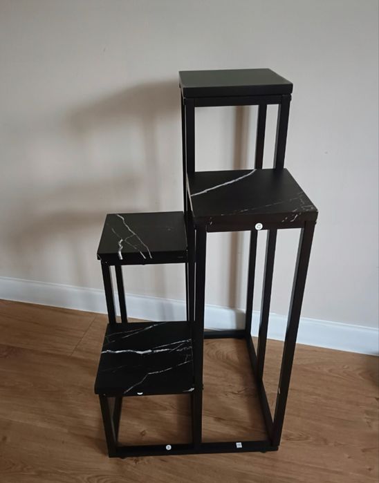 Metalowy kwietnik 4-poziomowy 68 cm czarny marmur glamour