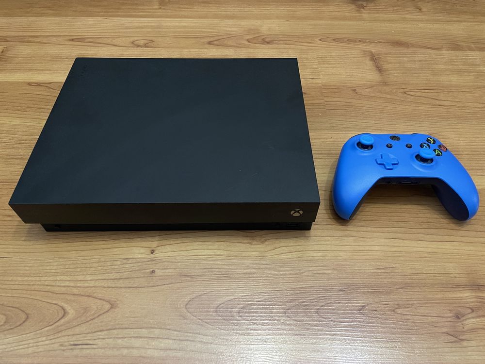 Xbox one X 1 tb в ідеальному стані