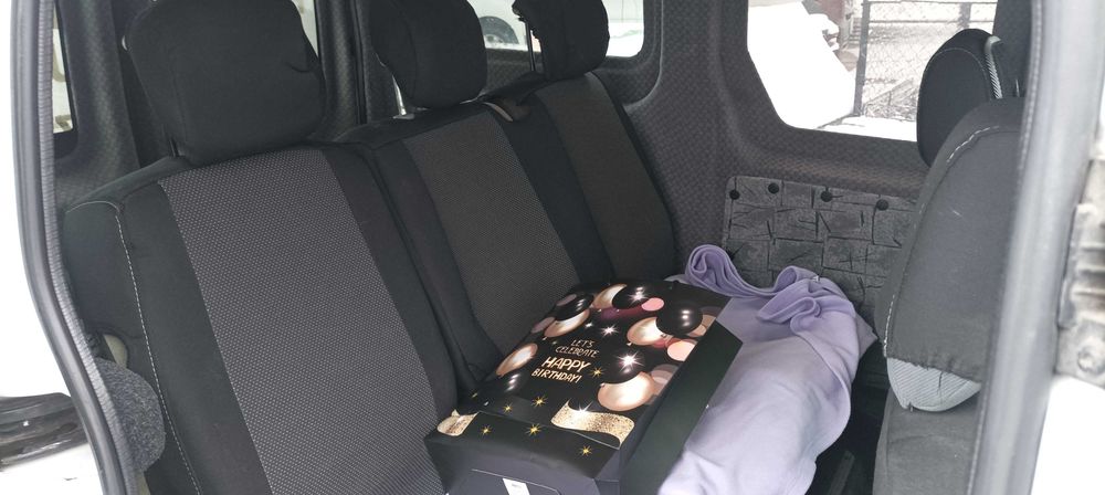 Автомобіль легковий( мінівен)