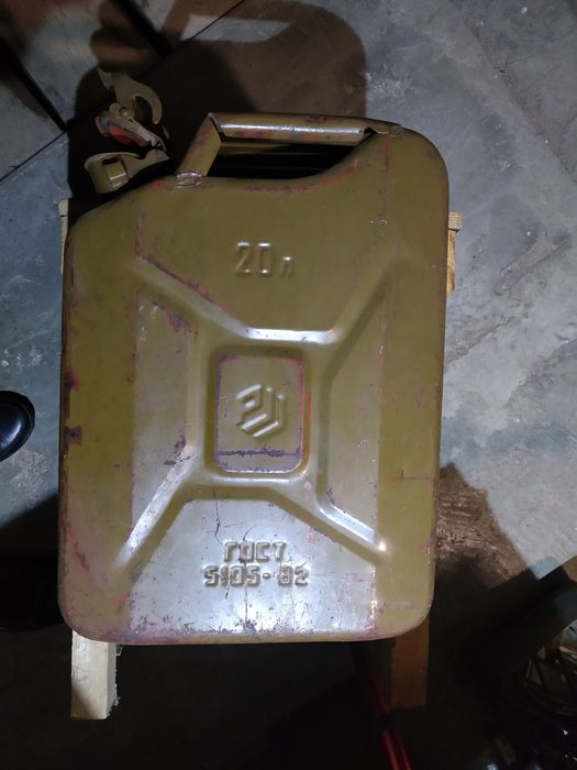 Каністра сталева 20 літрів.