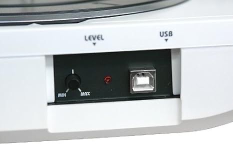 Vestax Handy Trax USB Portable Turntable в компактном кейсе.