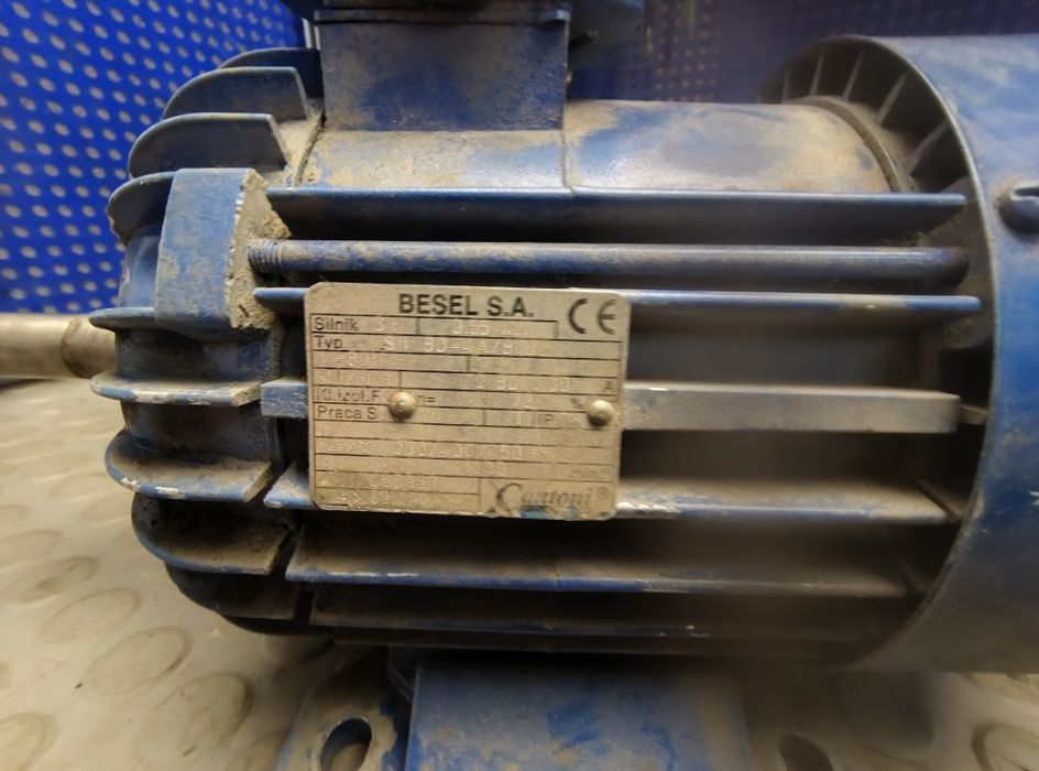 Silnik 0,55kW elektryczny motor długi wałek 1440/min betoniarka