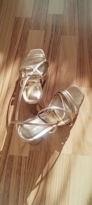 złote sandały na słupku reserved 41