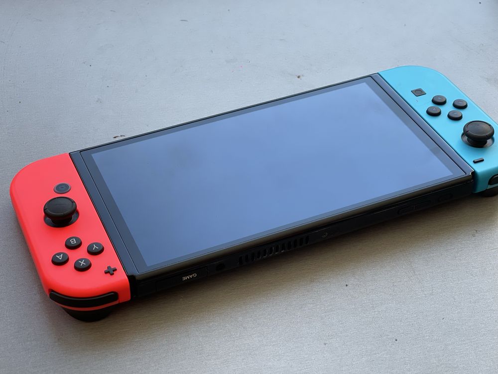Ігрова консоль Nintendo Switch OLED 64GB +32 GB