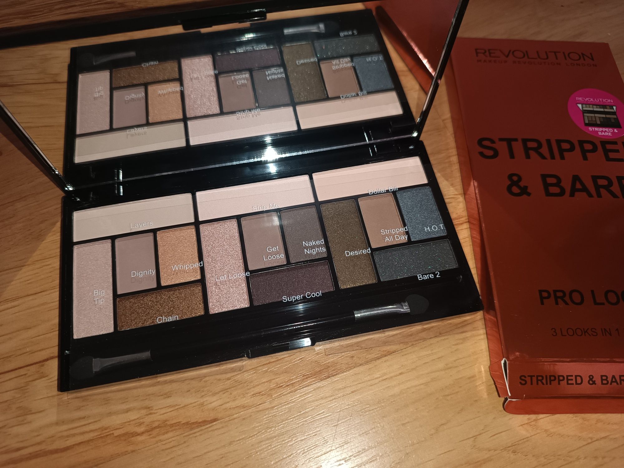 Stripped & bare paleta cieni
