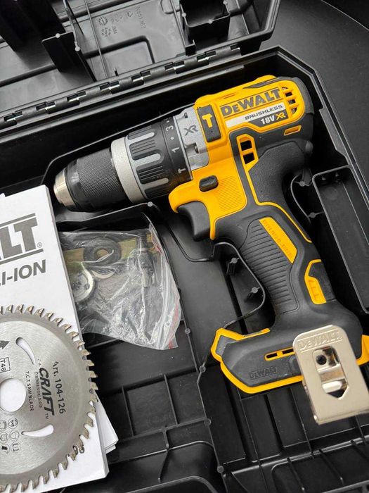 Дриль-шурупокрут DeWALT DCD796NT в гарному стані з кейсом