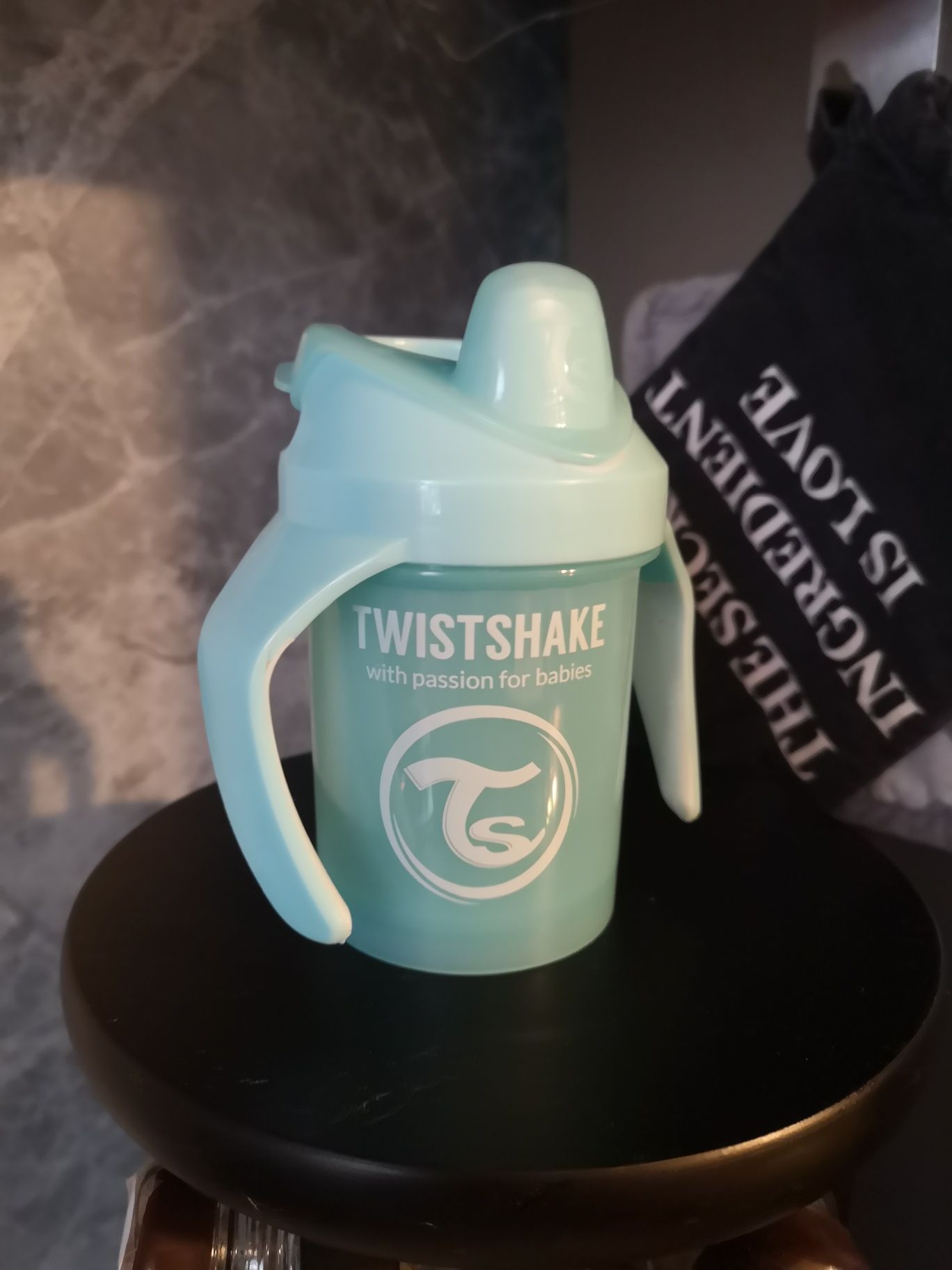 Butelka z dziubkien niebieska Twistshake rozszerzanie diety