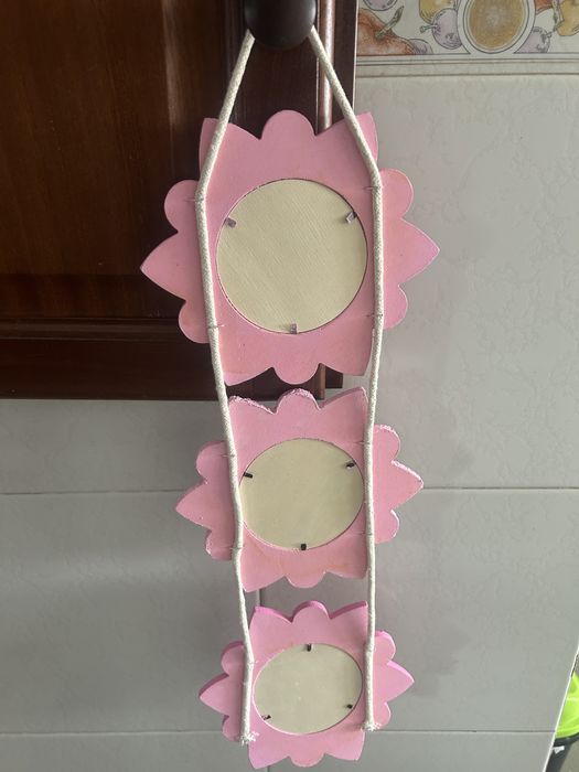 Moldura com imagens em forma de flor