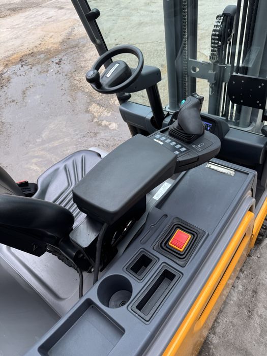 Електричний навантажувач Jungheinrich EFG 218k 470DZ