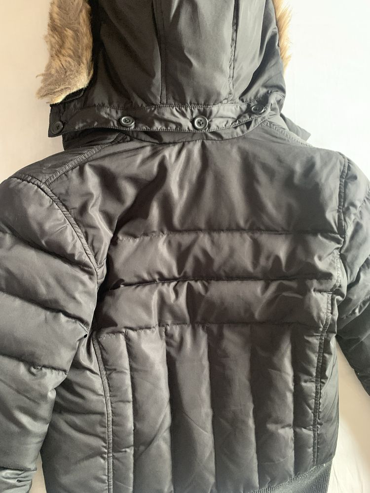 Casaco preto impermeável de penas Benetton