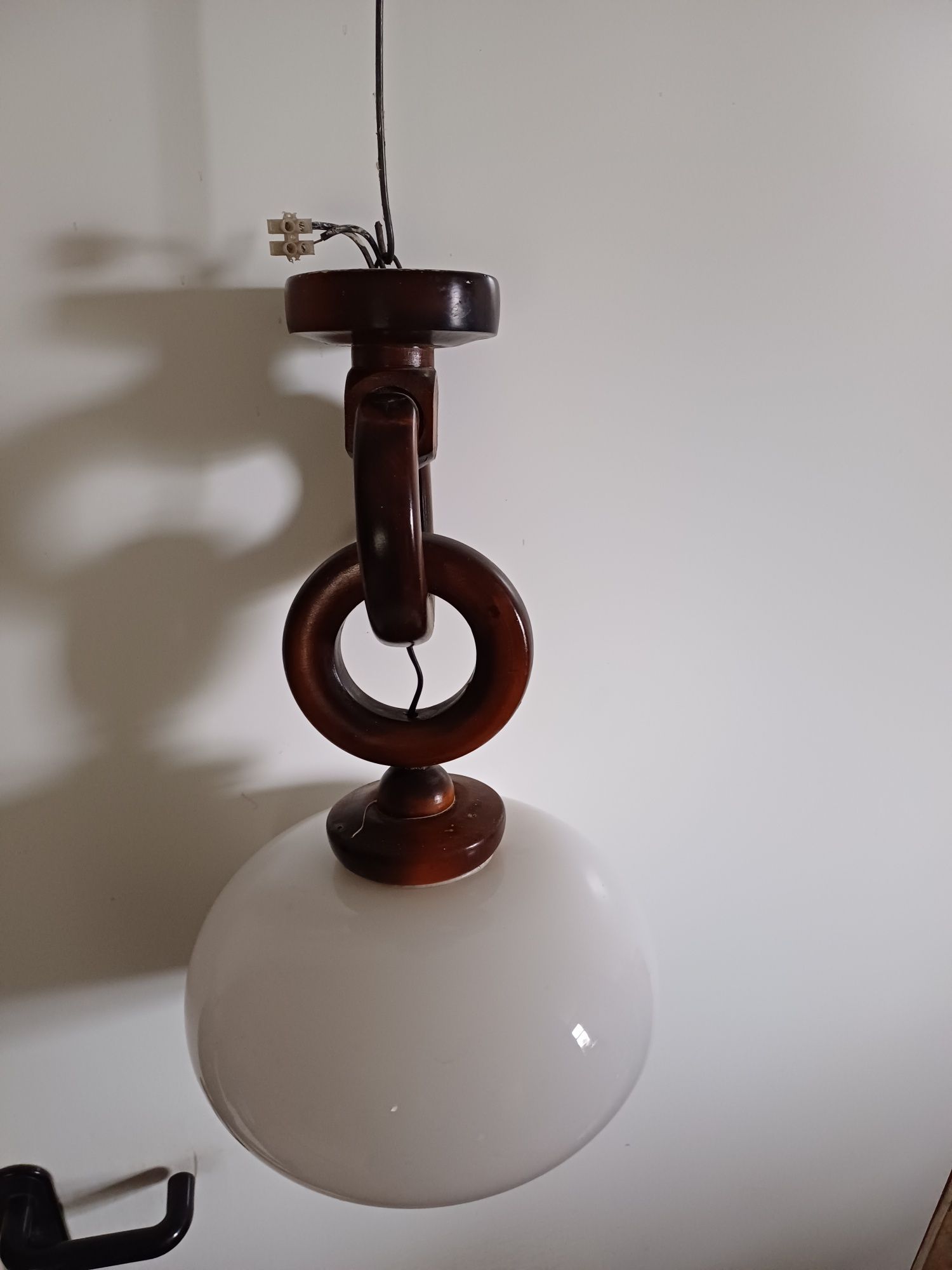 Lampa sufitowa drewno i szkło w starym stylu E27