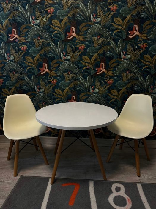 stolik + 2 krzesełka