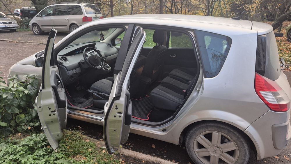 Авто Рено Сценик 2006 г.в.  1.6 бензин.  Коробка  автомат. 160 000 км