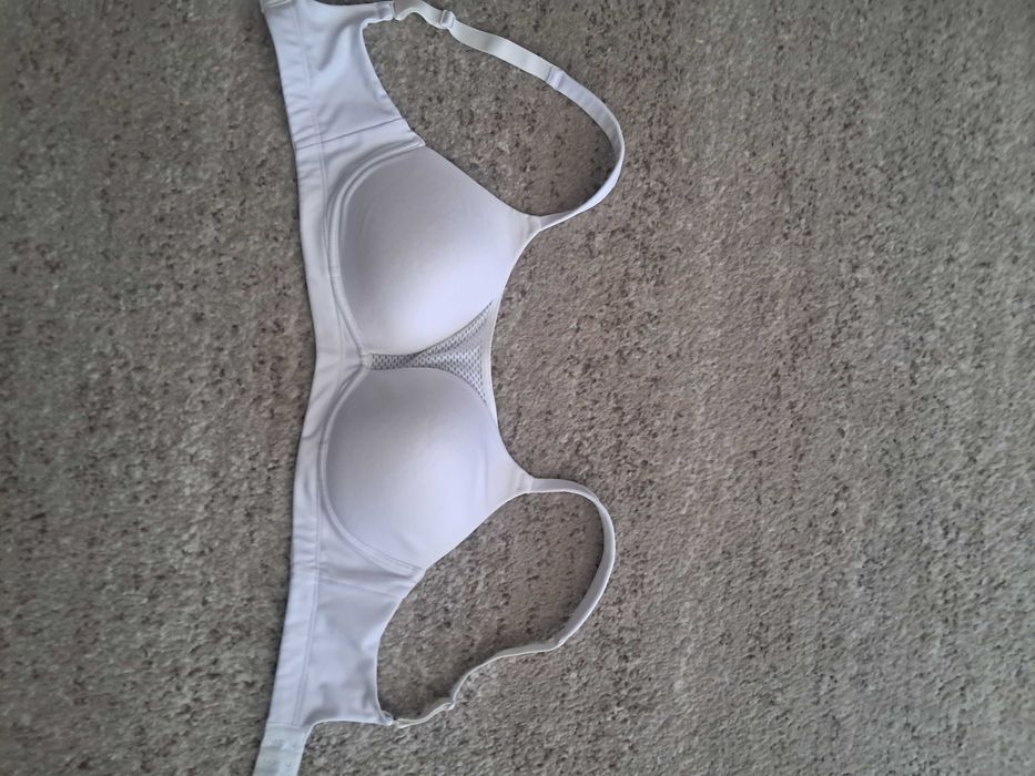 Biały sportowy biustonosz bez fiszbin rozpinany 38(M)