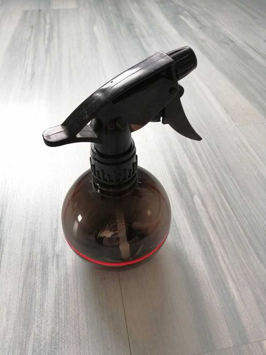 Spryskiwacz / rozpylacz np. fryzjerski, kula z regulacją strumienia.