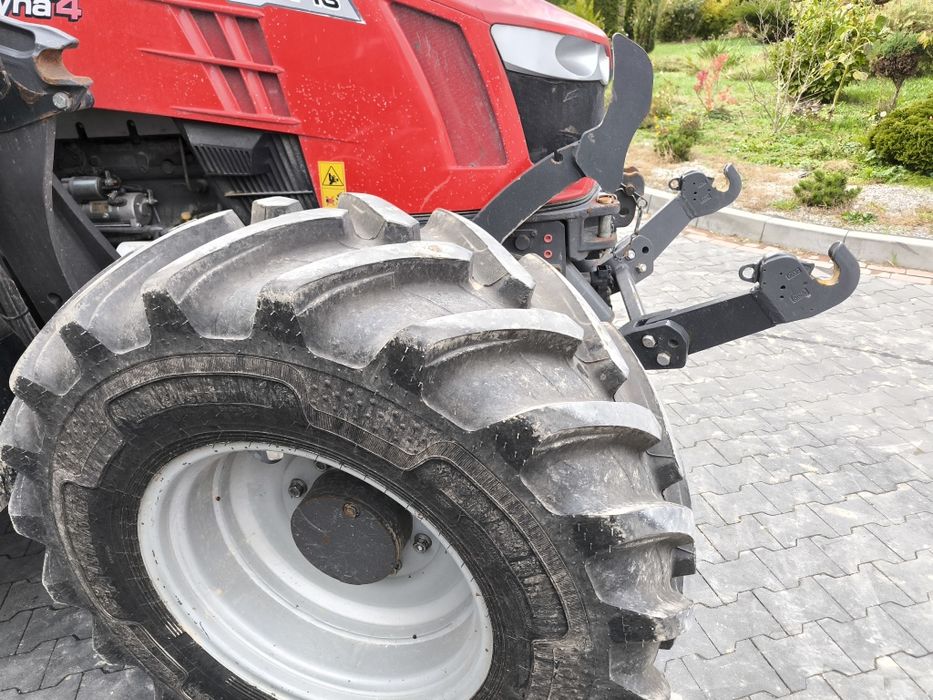 Massey Ferguson 5713 S