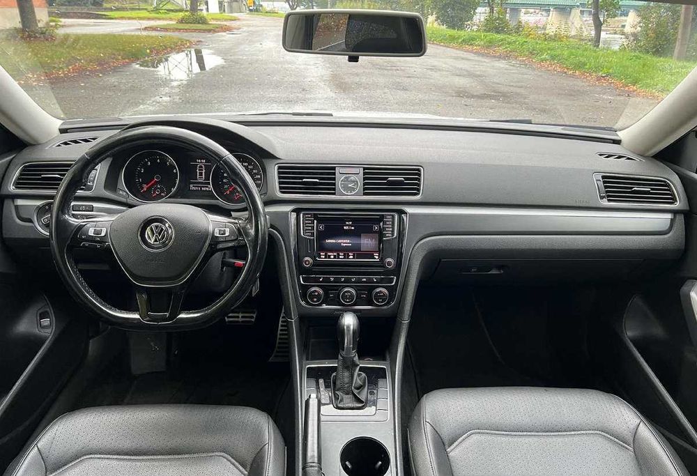 Volkswagen Passat 2017 року