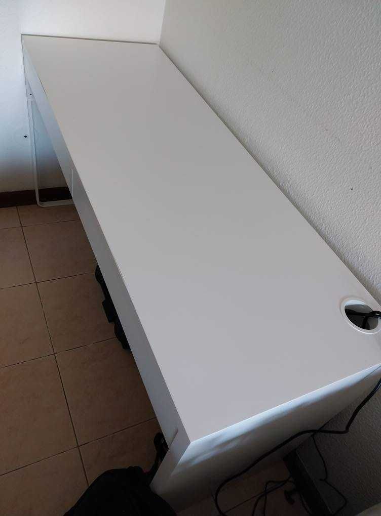 Secretária como nova