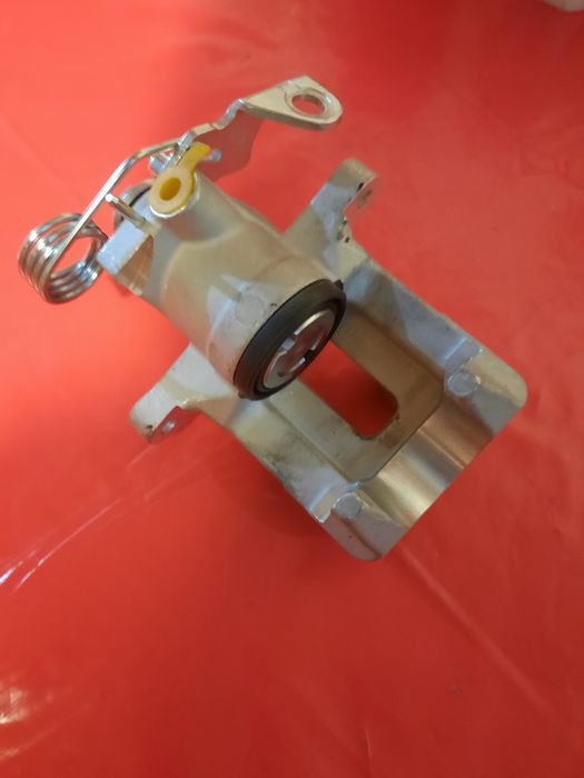 Pinça de travão traseira