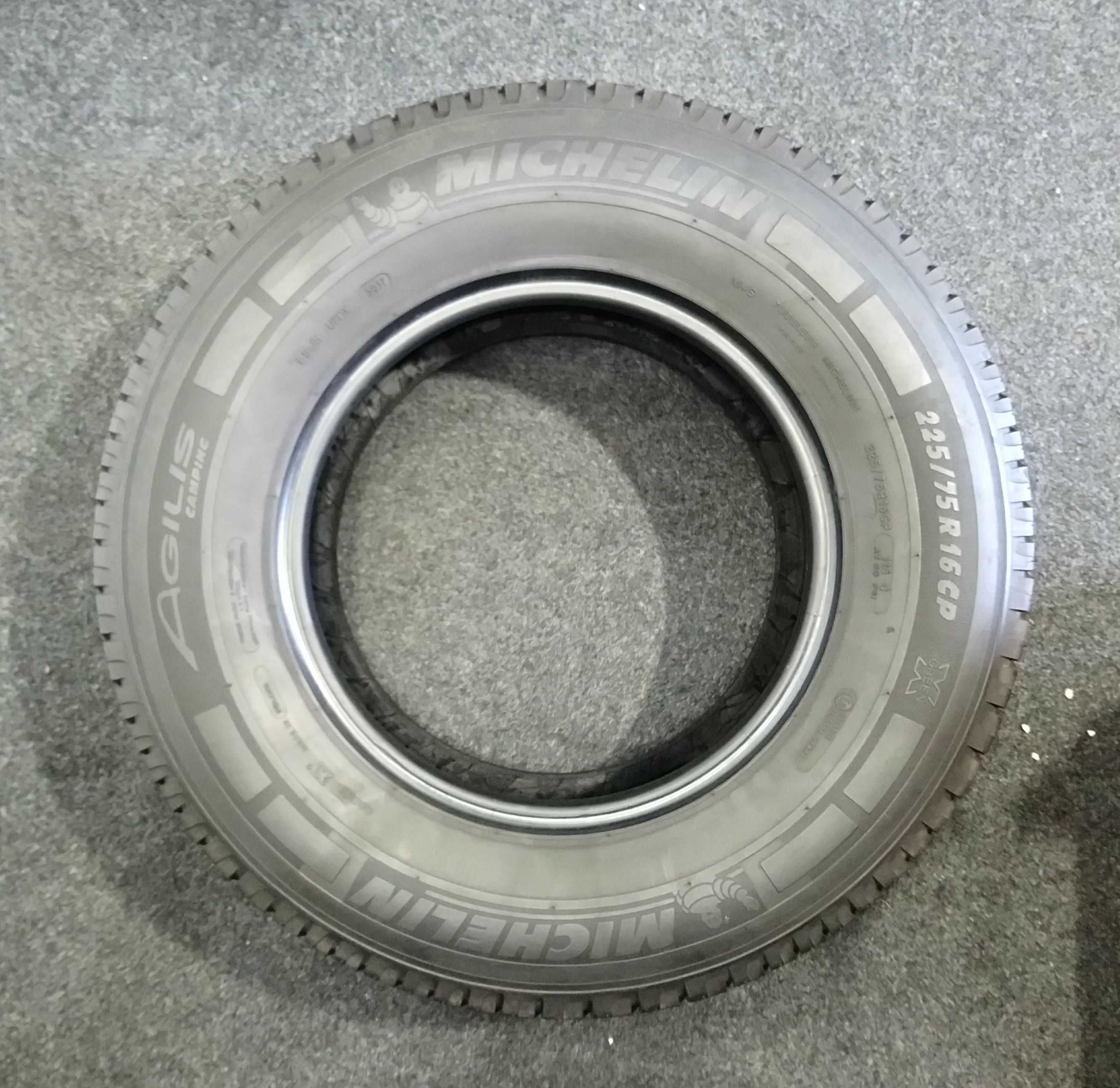 225/75R16C Michelin Agilis Camping // 7,7 mm