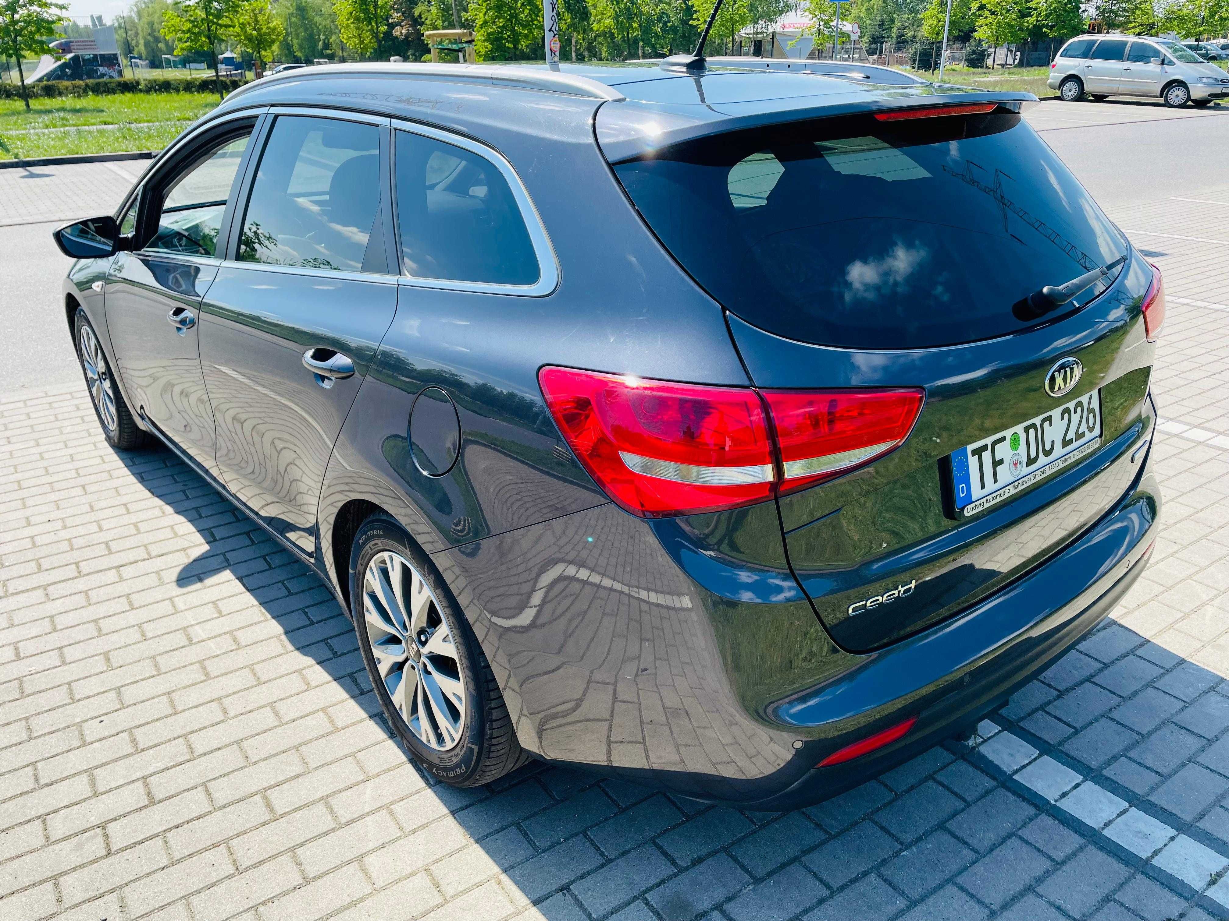 Kia Ceed 1.4 79tys przebiegu NAVI grzana kierownica fotele BOGATA WERS